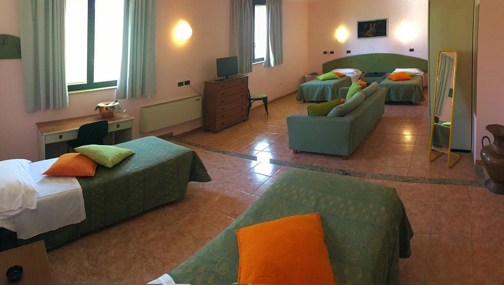 Hotel Salus Sant'Andrea Bagni Exterior photo