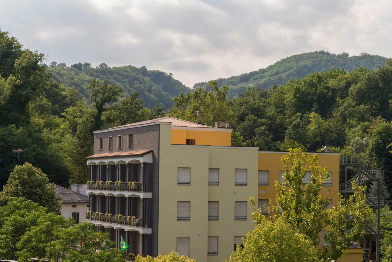 Hotel Salus Sant'Andrea Bagni Exterior photo